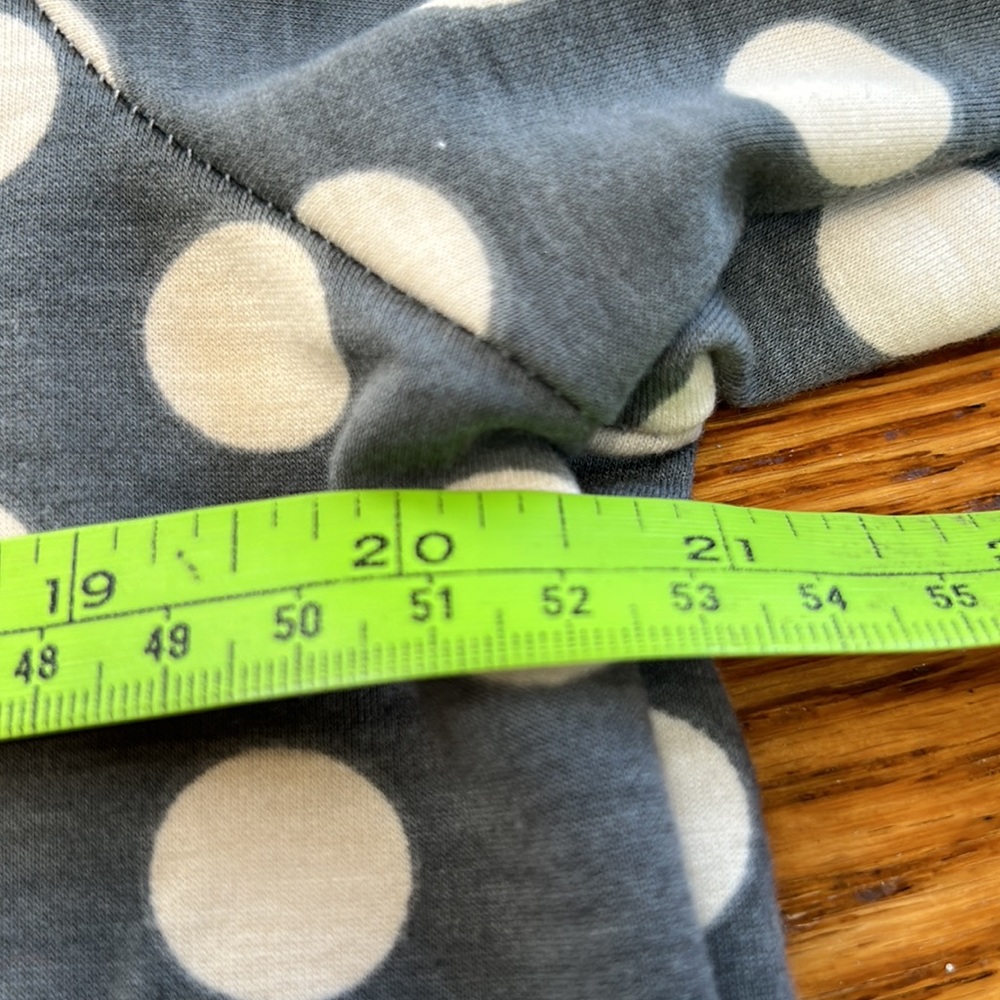 Gray polka dot soft knit dress, short sleeve.  Size XL.  No brand tag. - Picture 5 of 8